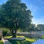 Penzion Schoenes Mit Pool Biograd Na Moru