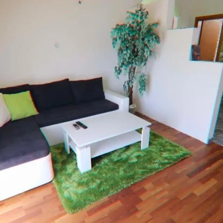 Gasthuis Schoenes Mit Pool