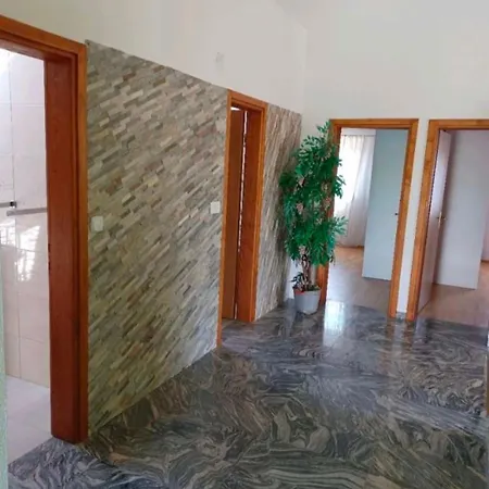 Schoenes Mit Pool Gasthuis Biograd Na Moru