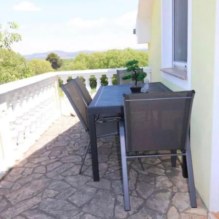 Vendégház Schoenes Mit Pool Biograd na Moru