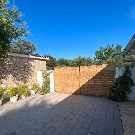 Schoenes Mit Pool ゲストハウス ビオグラード・ナ・モル