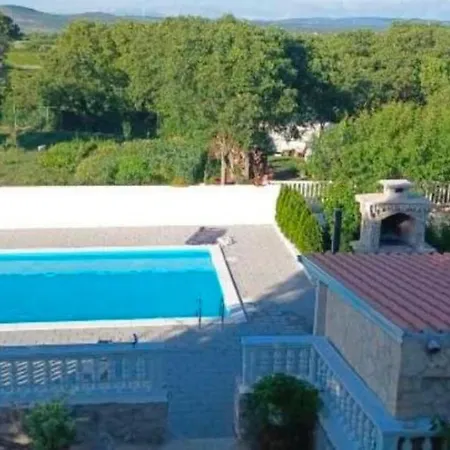 Schoenes Mit Pool * Biograd Na Moru