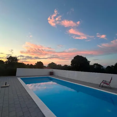 Schoenes Mit Pool