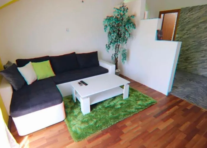 Πανσιόν Schoenes Mit Pool