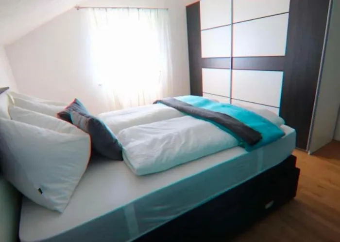 Πανσιόν Schoenes Mit Pool *