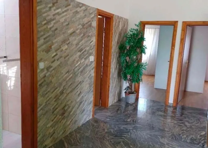 Schoenes Mit Pool Πανσιόν Biograd Na Moru